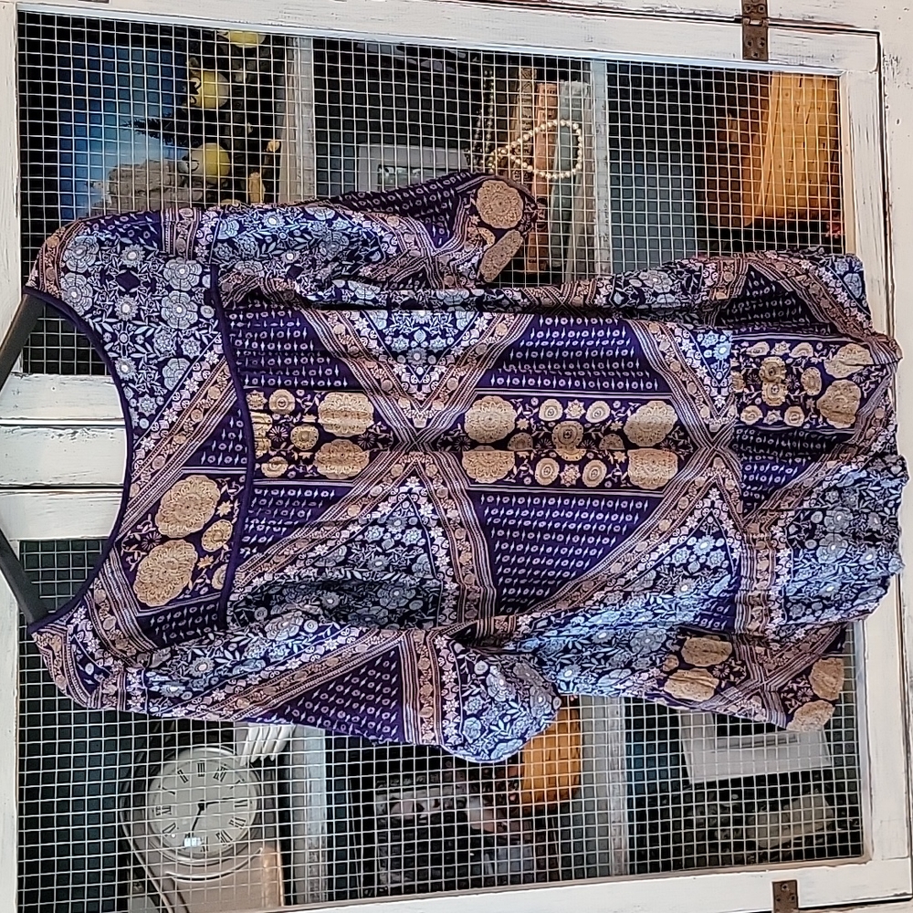 Med Roxy Tunic Top - Picture 2 of 5